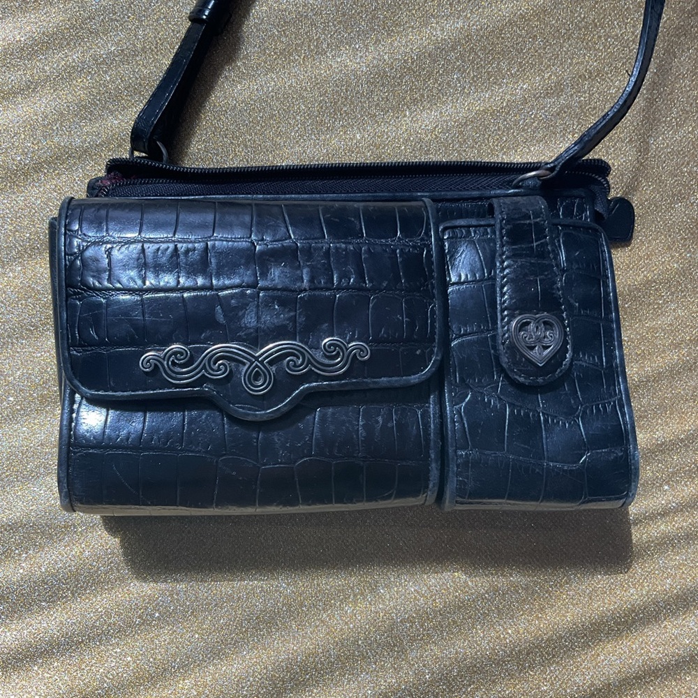 BRIGHTON Black Leather Zip Wallet/Purse Trifold Multi-Compartment Cross Body